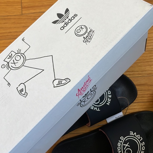 ADIDAS - ADILETTE X ANDRÉ SARAIVA SLIDES - Picture 10 of 13
